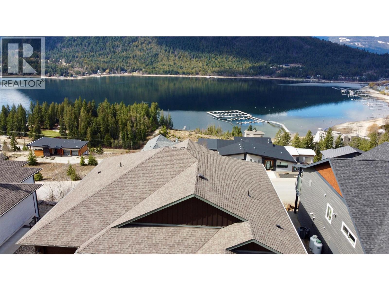 230 Sunset Drive, Sicamous
