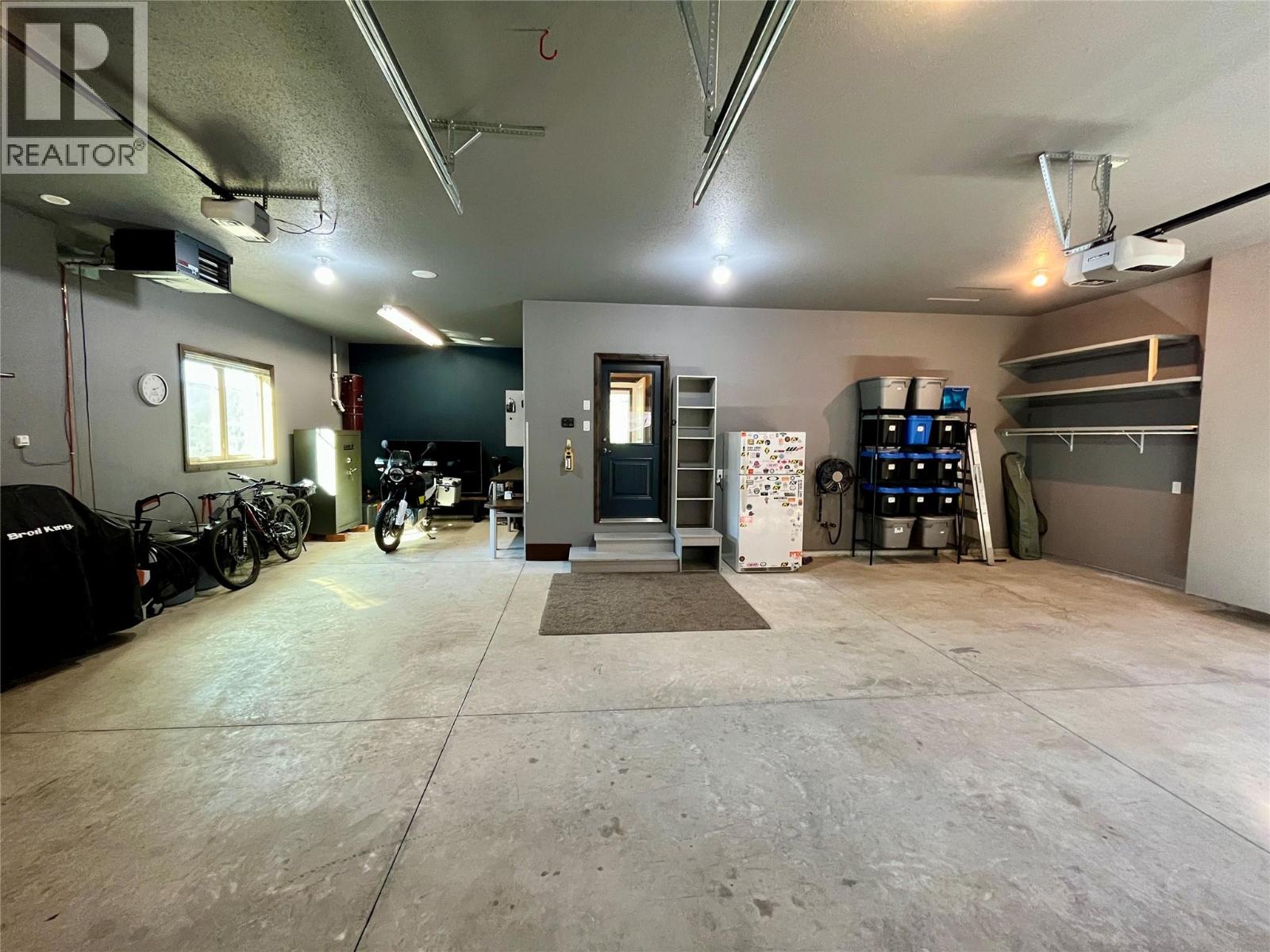 230 Sunset Drive, Sicamous