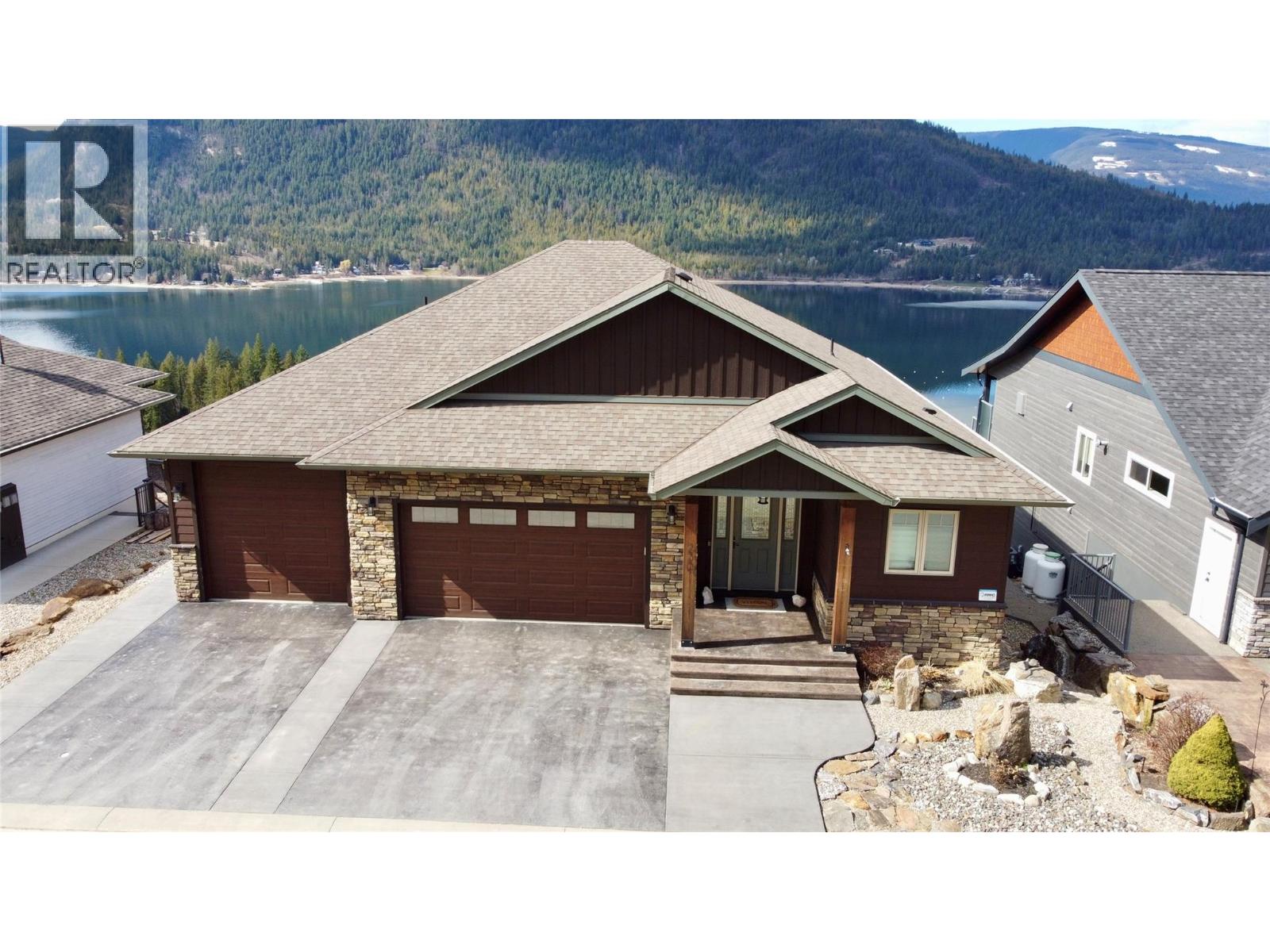 230 Sunset Drive, Sicamous