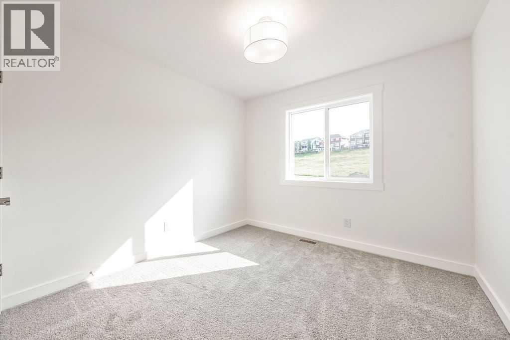 525 River Heights Drive, Cochrane