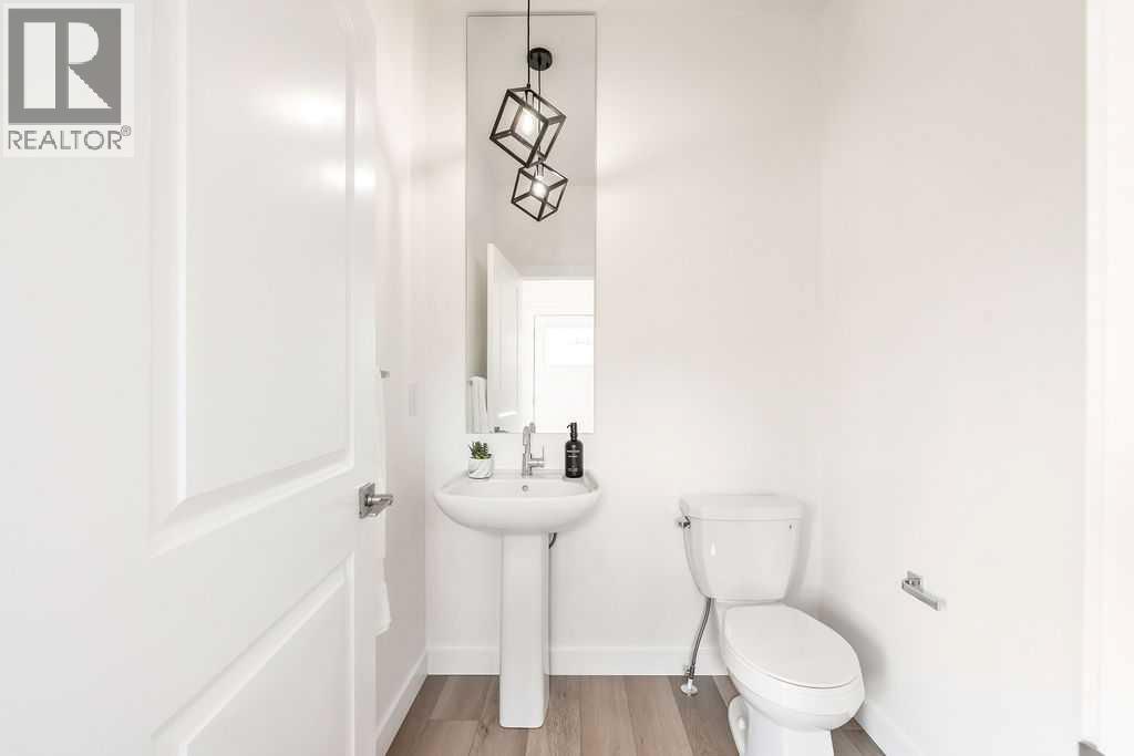 525 River Heights Drive, Cochrane