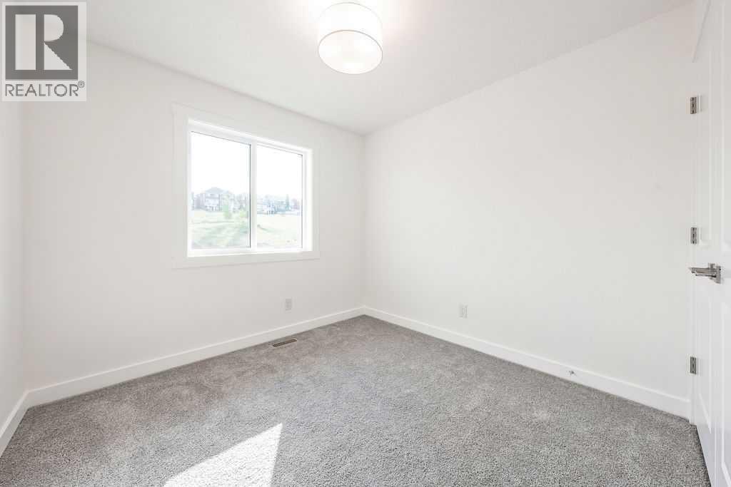 525 River Heights Drive, Cochrane