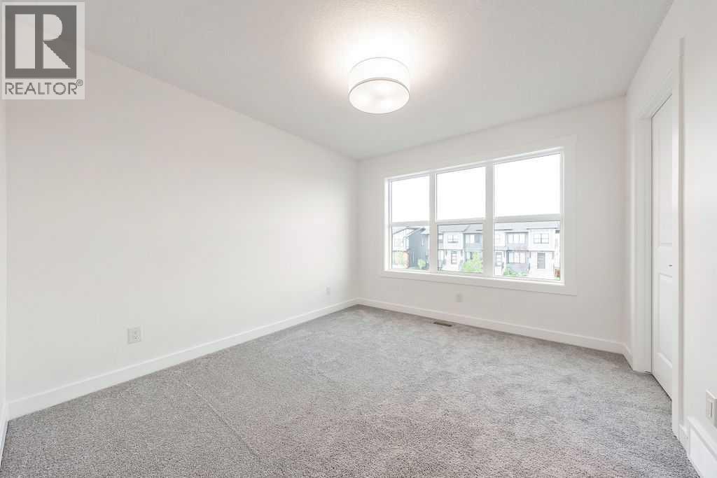 525 River Heights Drive, Cochrane