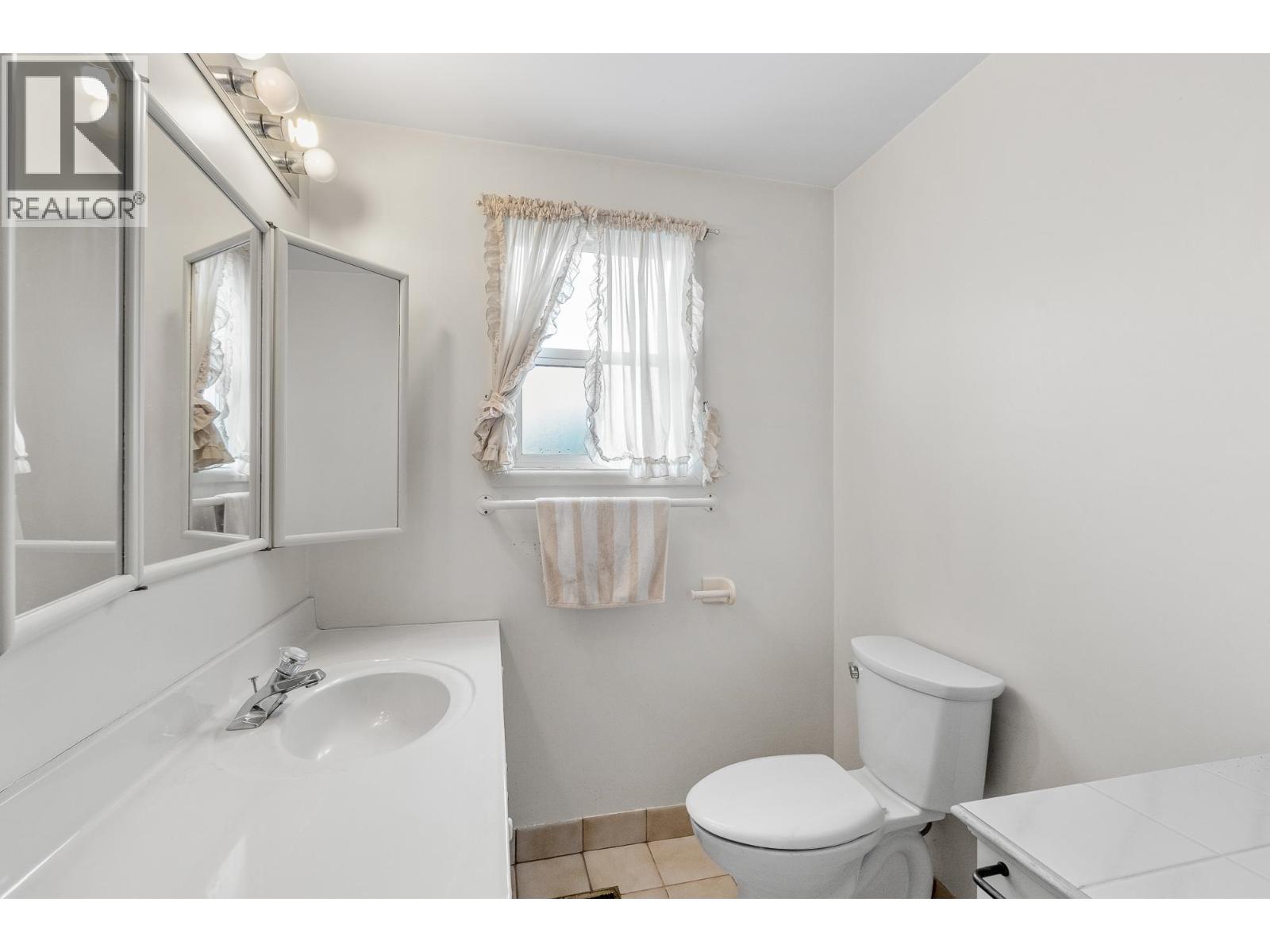 4667 SIMPSON AVENUE, Vancouver