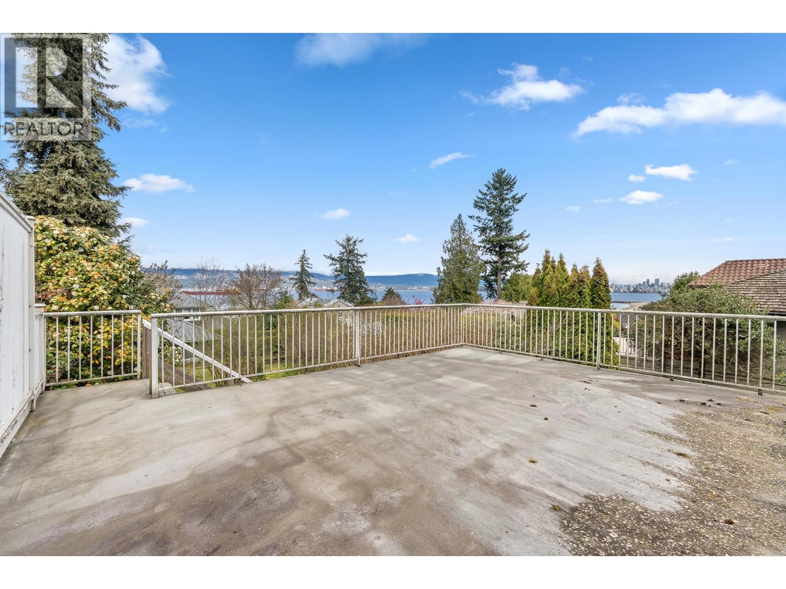 4667 SIMPSON AVENUE, Vancouver