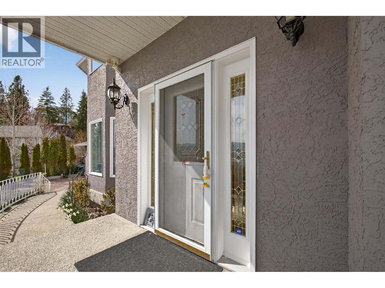 570 Casa Grande Drive, Kelowna