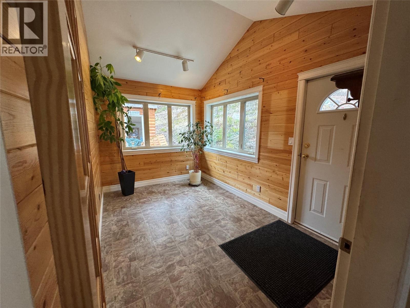 4492 Iron Mountain Road - 16