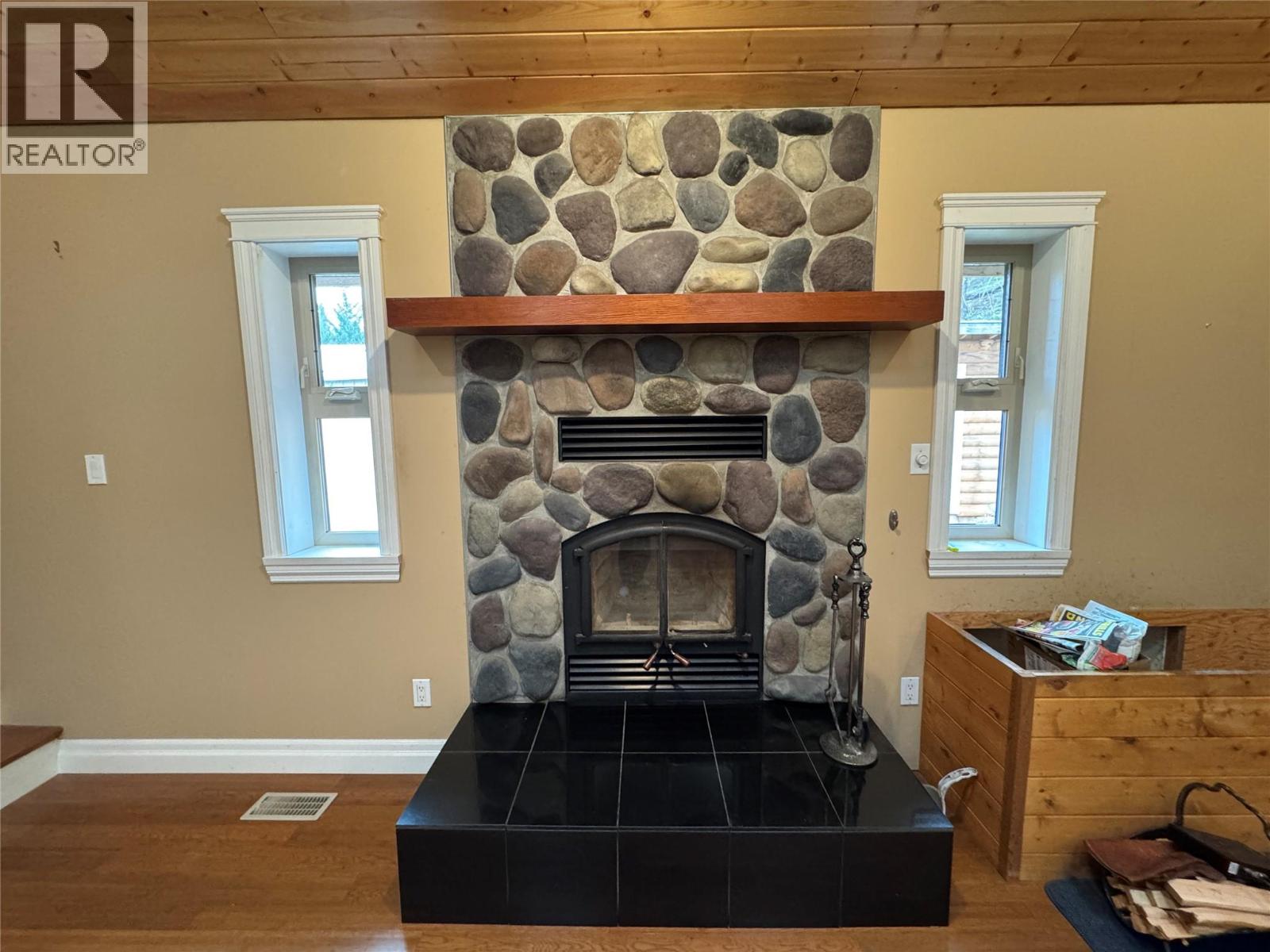 4492 Iron Mountain Road - 10
