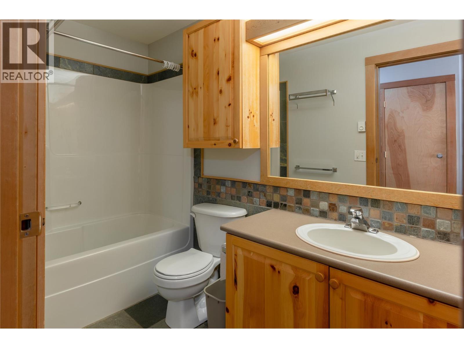 #307/309 5335 Big White Road - 11