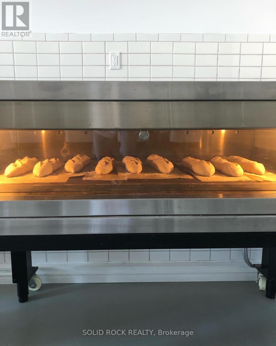 #5 - 8 FRANKFORD CRESCENT