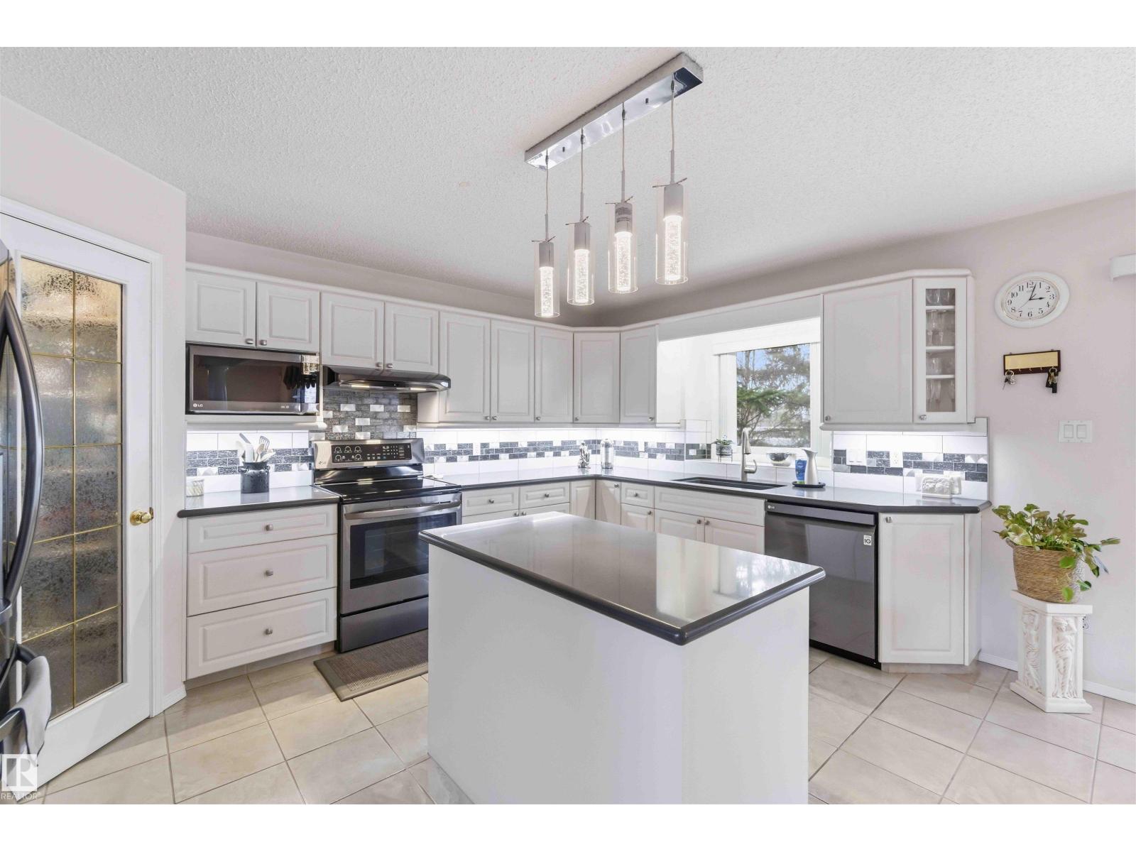 #1 COLONIAL CL, Beaumont