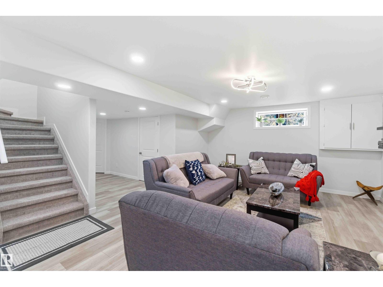 #1 COLONIAL CL, Beaumont