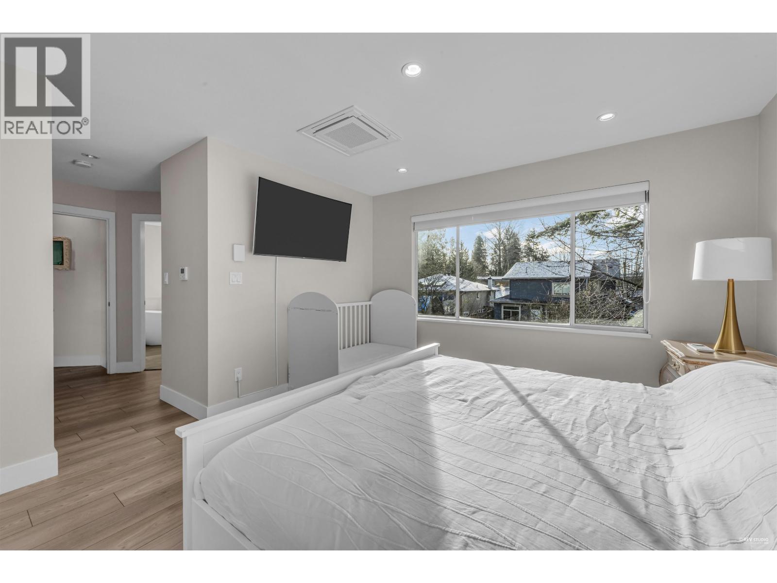 633 FIR STREET, North Vancouver