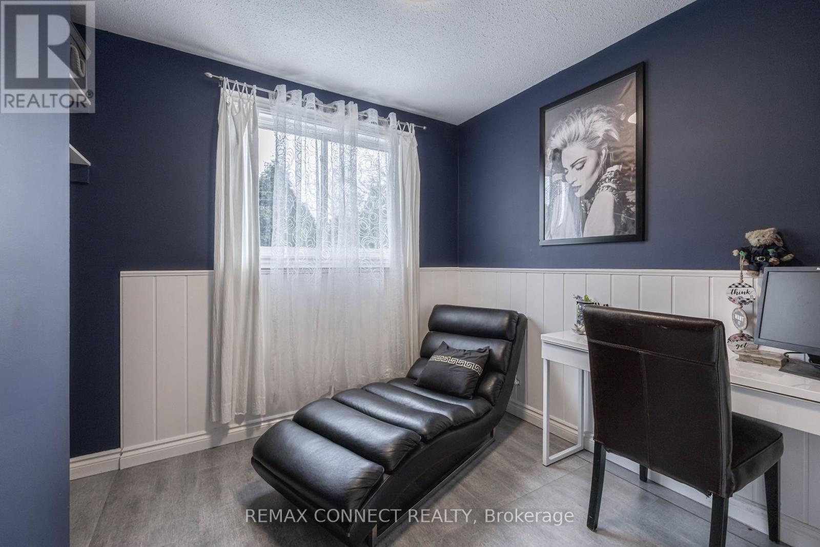 32 HARLAND CRESCENT - 27