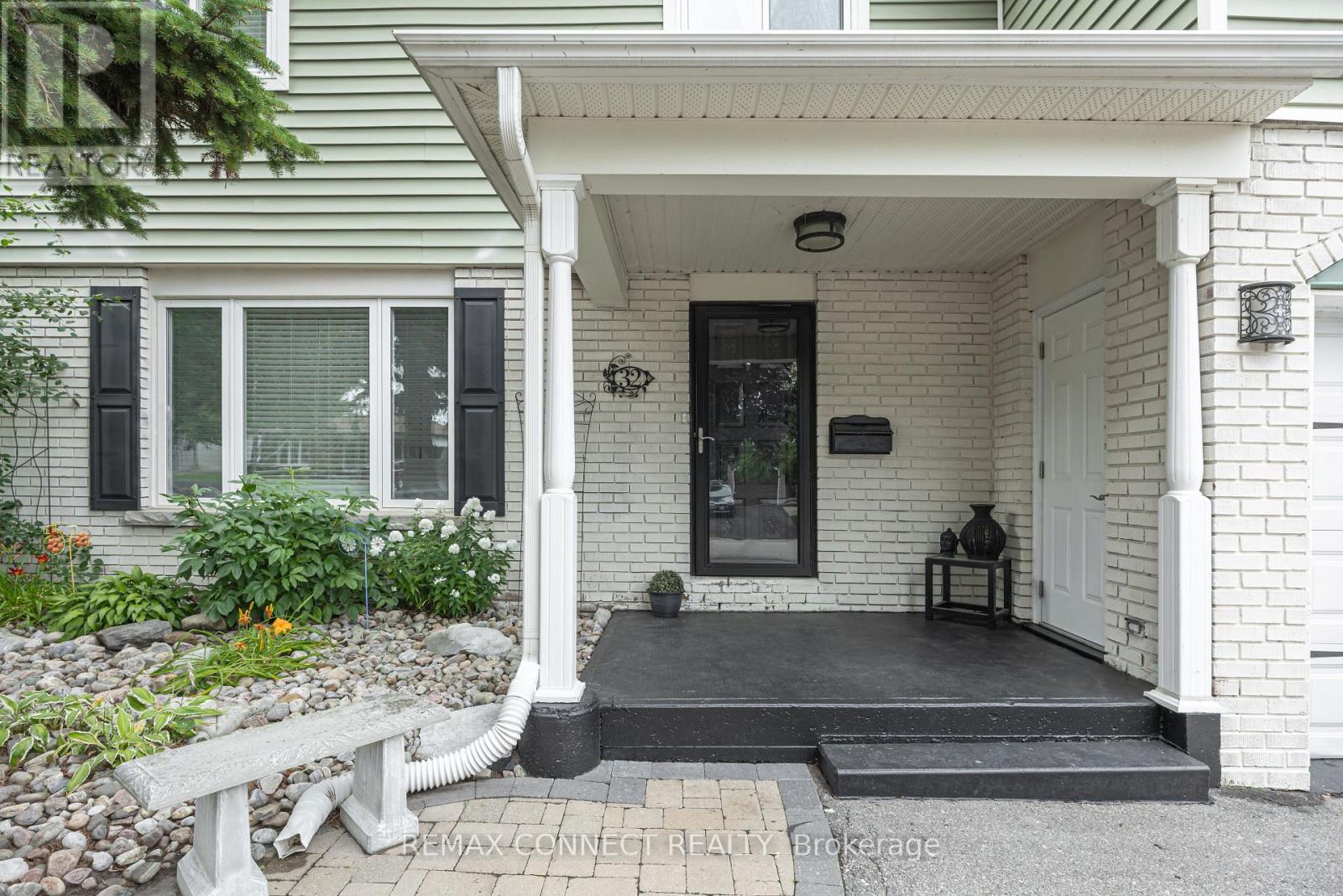 32 HARLAND CRESCENT - 3