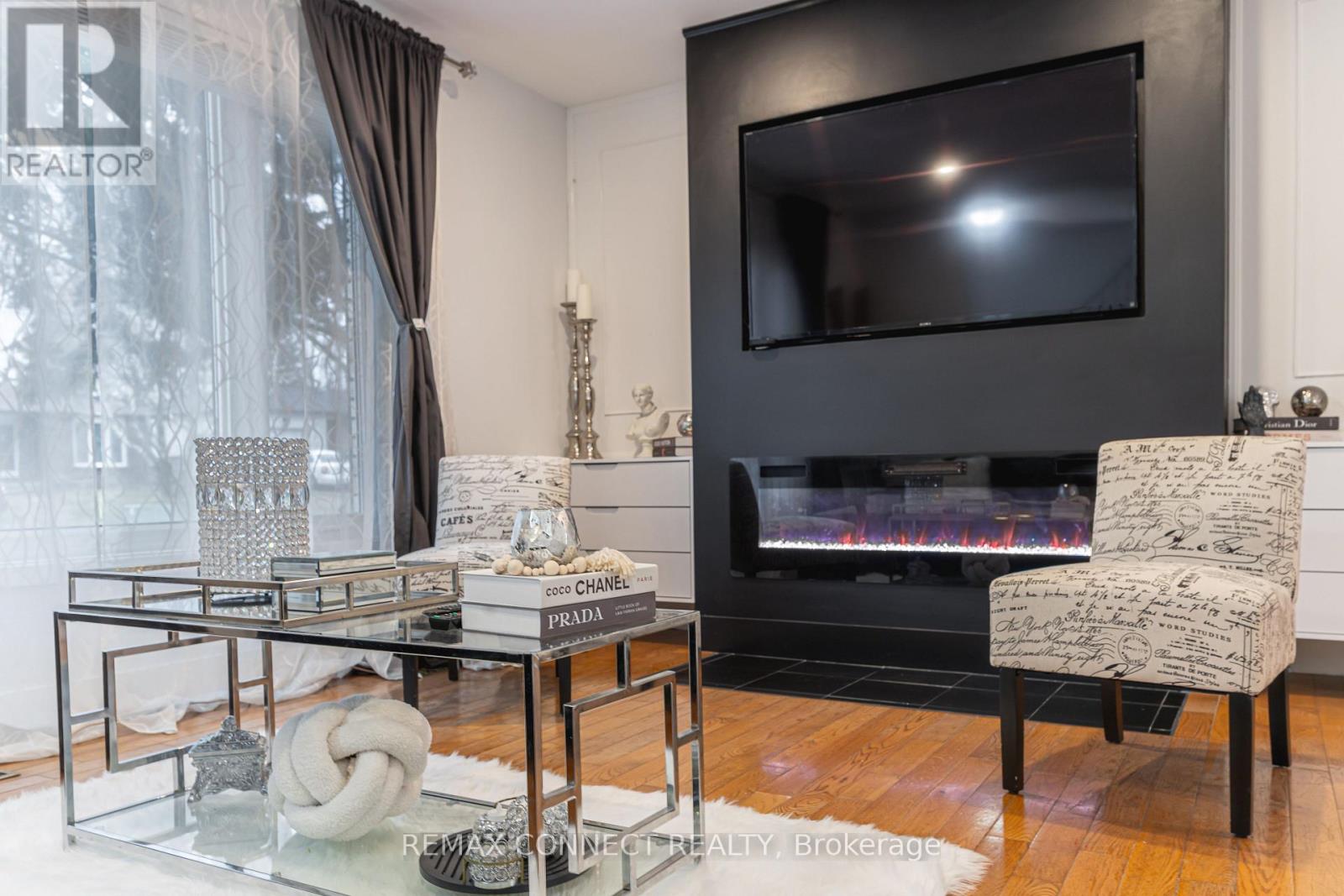 32 HARLAND CRESCENT - 6
