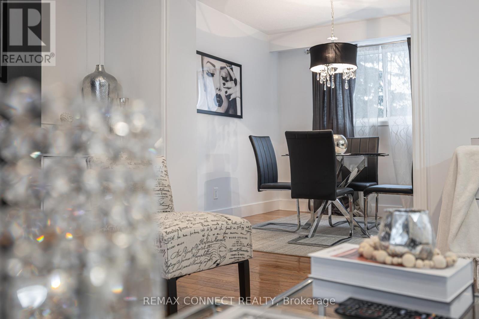 32 HARLAND CRESCENT - 10