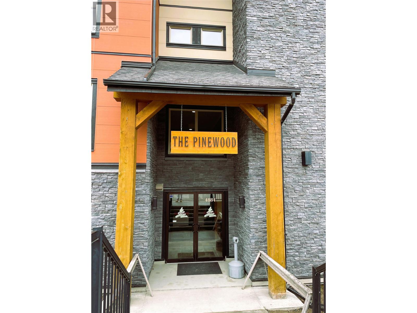 407 4884 Stanley Street, Radium Hot Springs