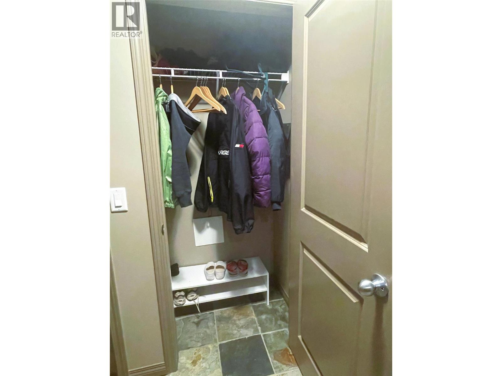 407 4884 Stanley Street, Radium Hot Springs