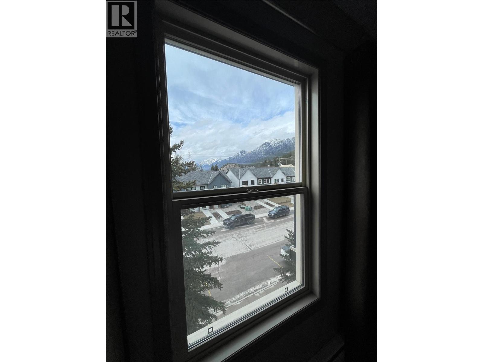 407 4884 Stanley Street, Radium Hot Springs