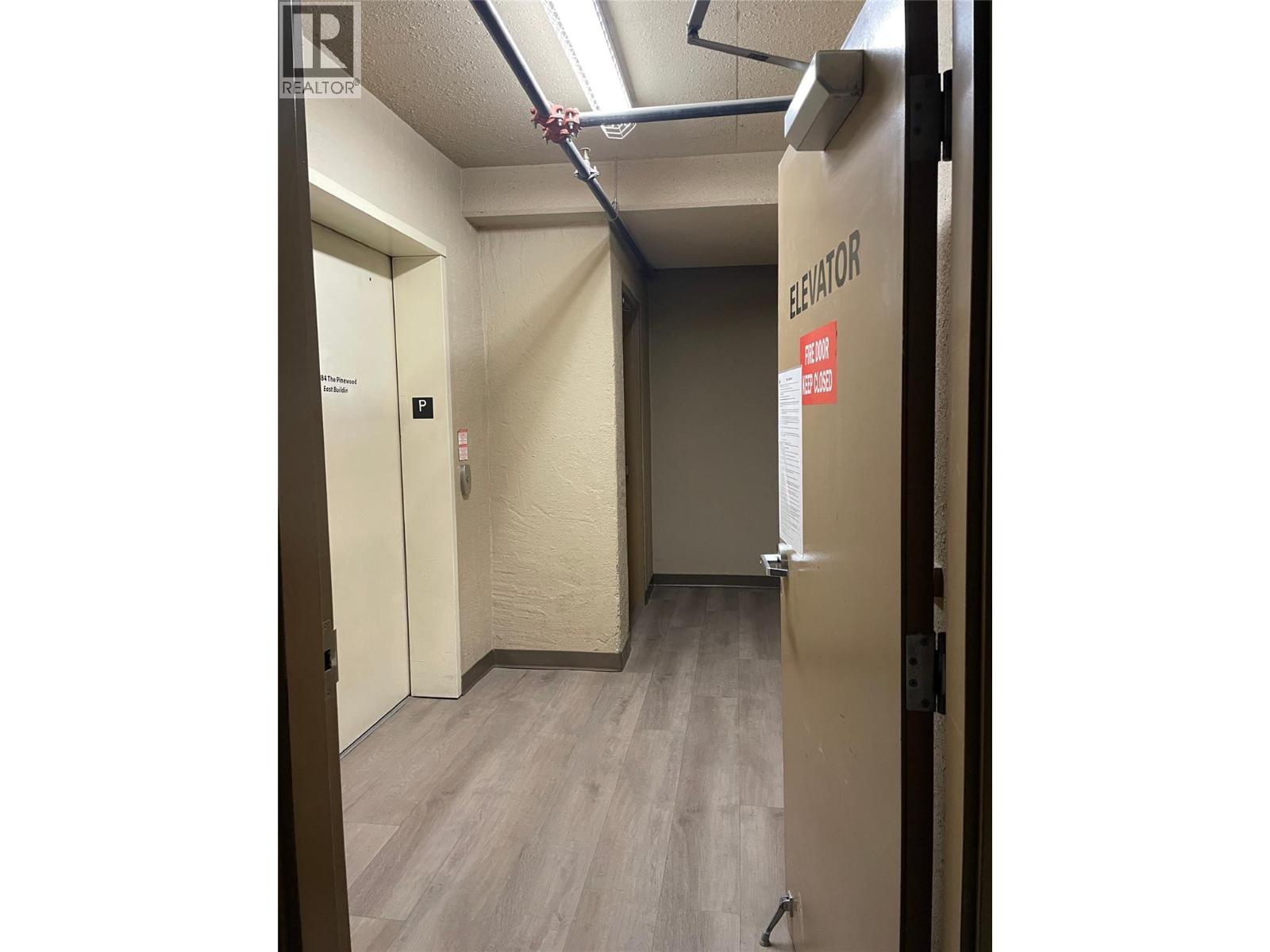#407 4884 Stanley Street - 32