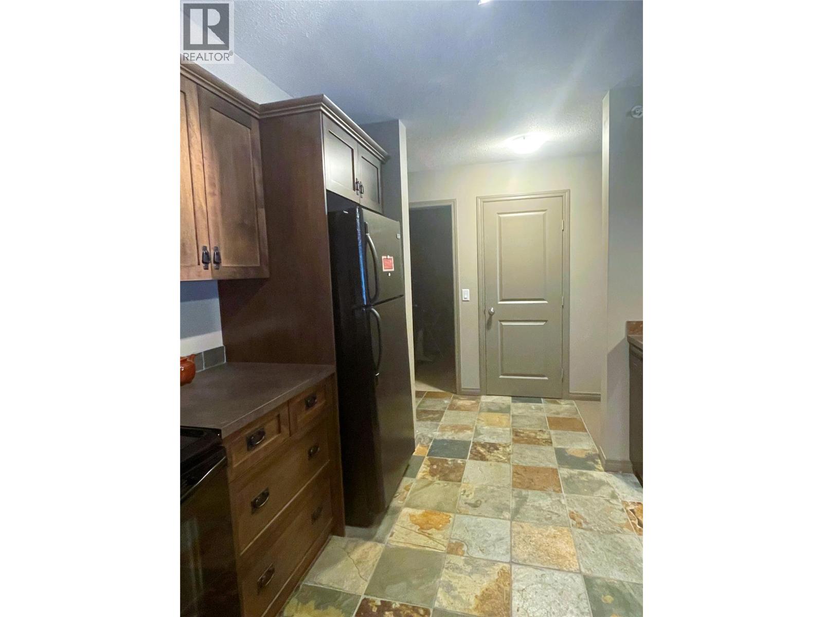 407 4884 Stanley Street, Radium Hot Springs