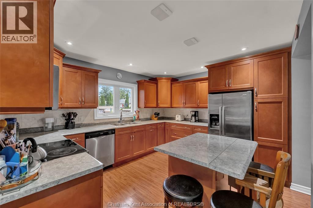 99 Dunn AVENUE - 4