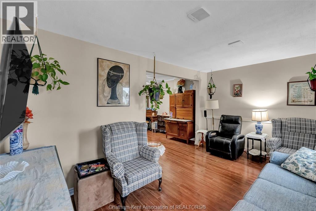 99 Dunn AVENUE - 16