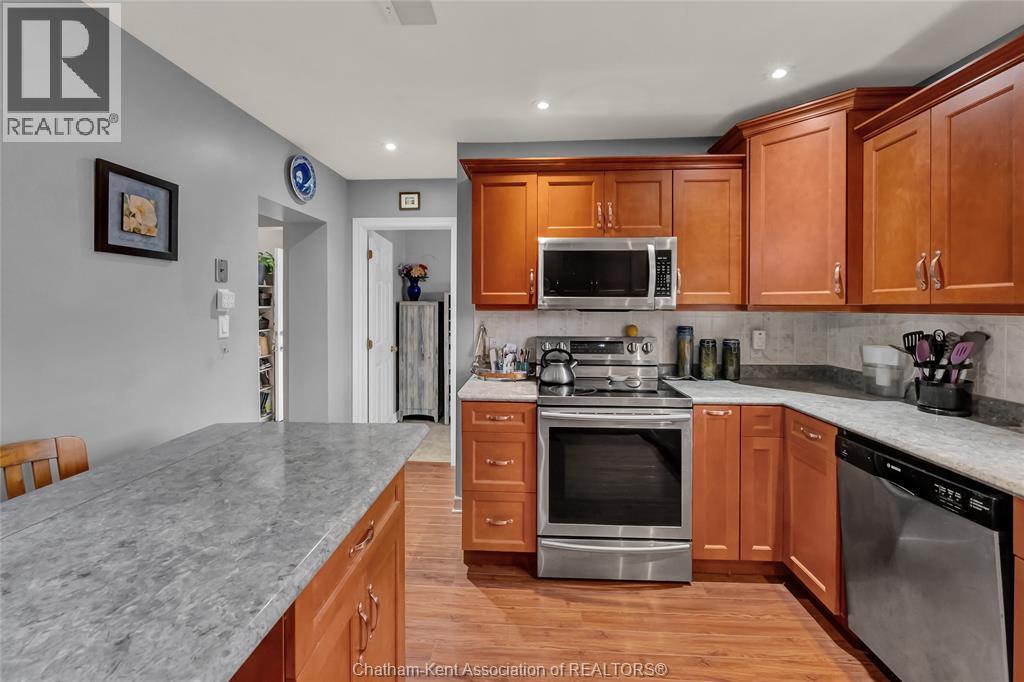 99 Dunn AVENUE - 6