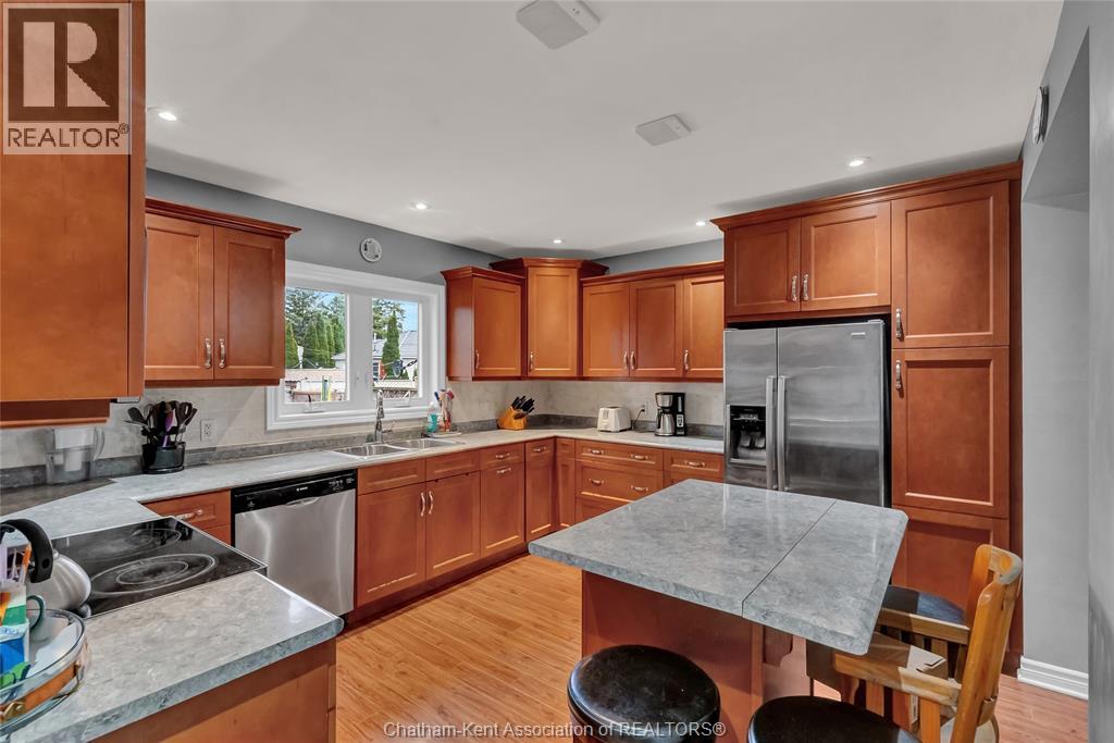 99 Dunn AVENUE - 9