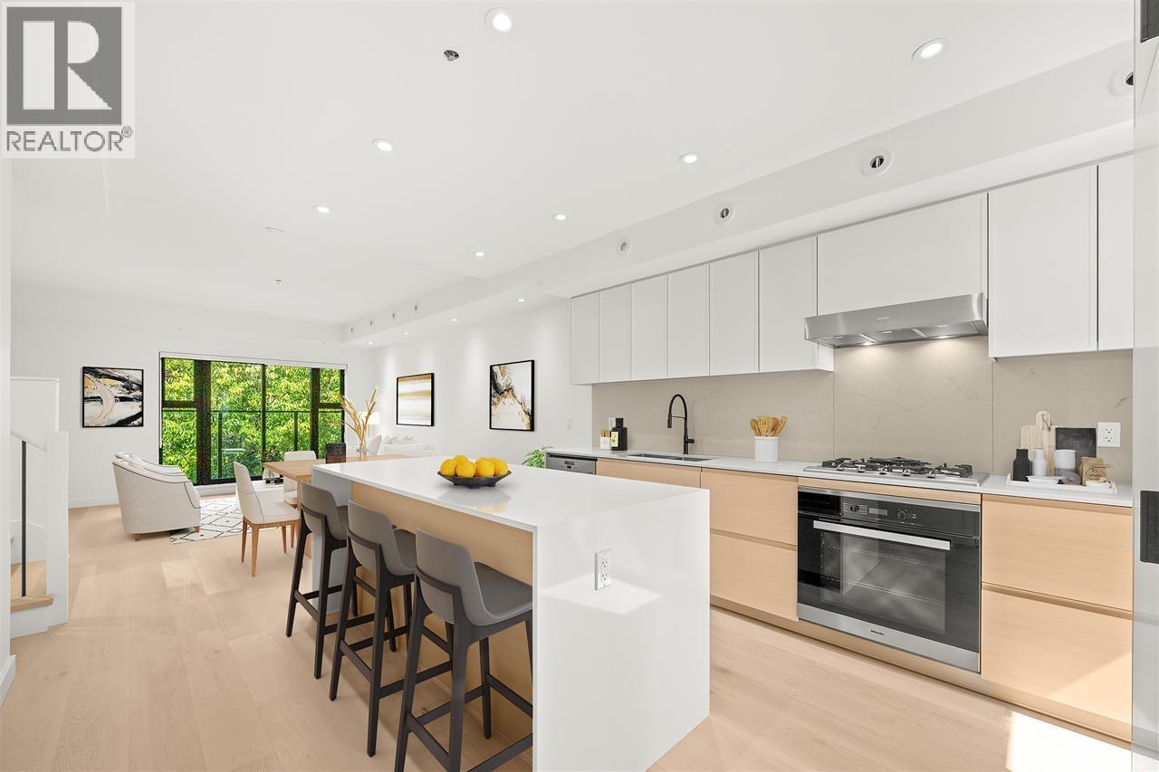 32 530 W 28TH AVENUE, Vancouver