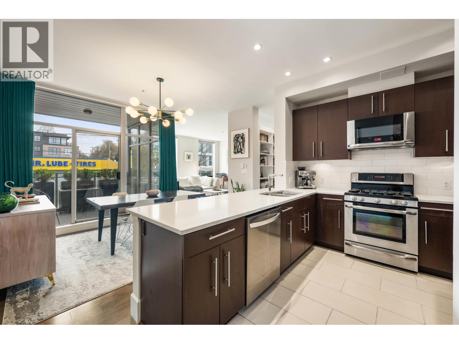 204 2108 W 12TH AVENUE, Vancouver