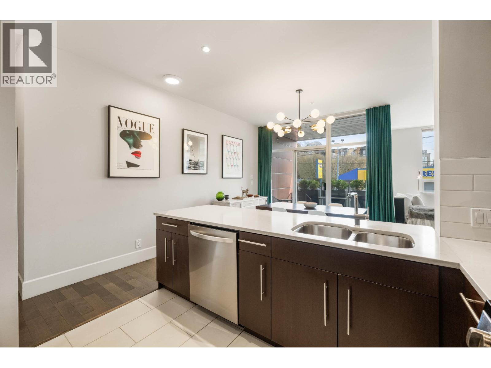 204 2108 W 12TH AVENUE, Vancouver