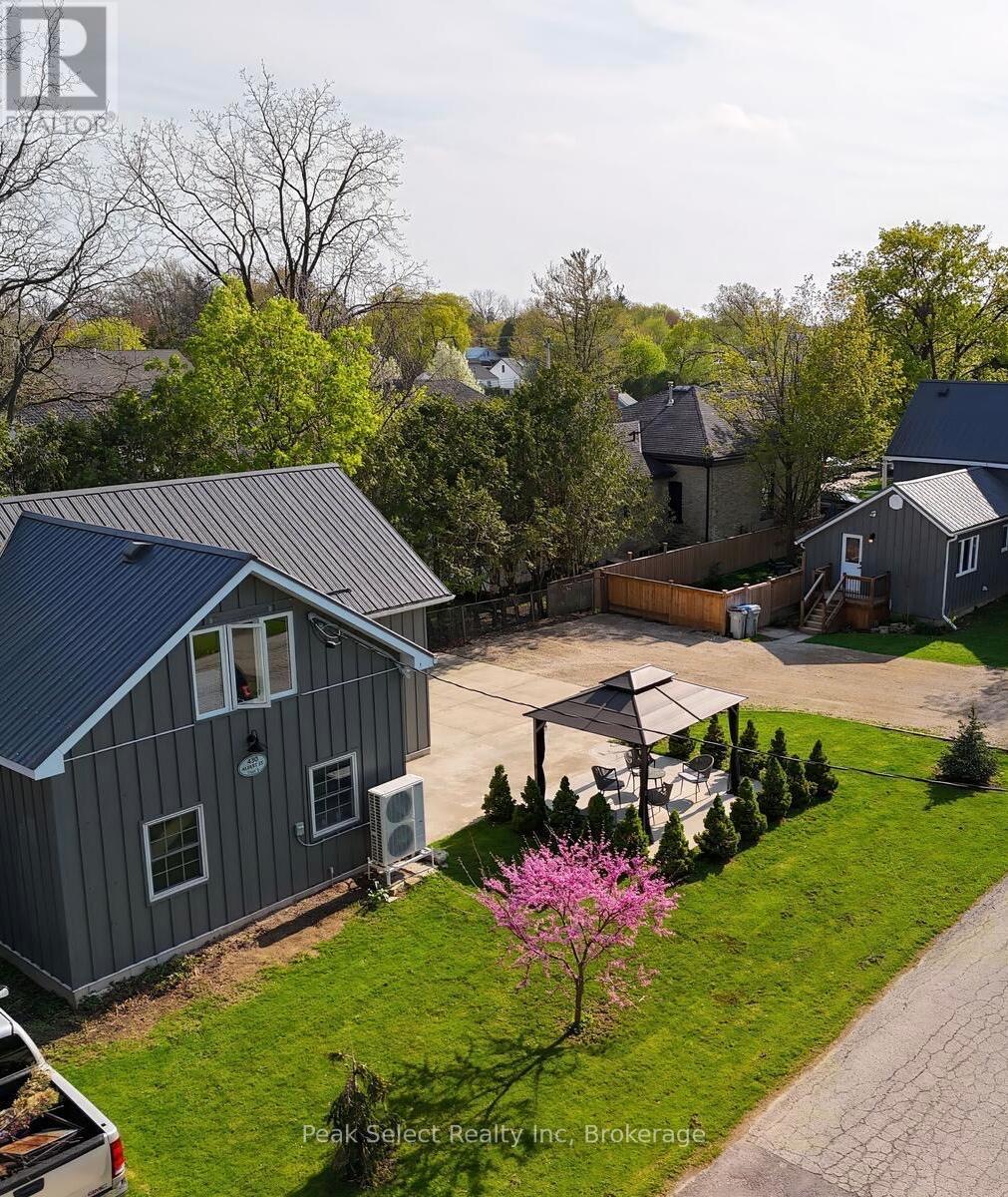 430 ALBERT STREET - 2