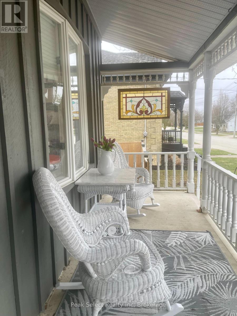 430 ALBERT STREET - 4