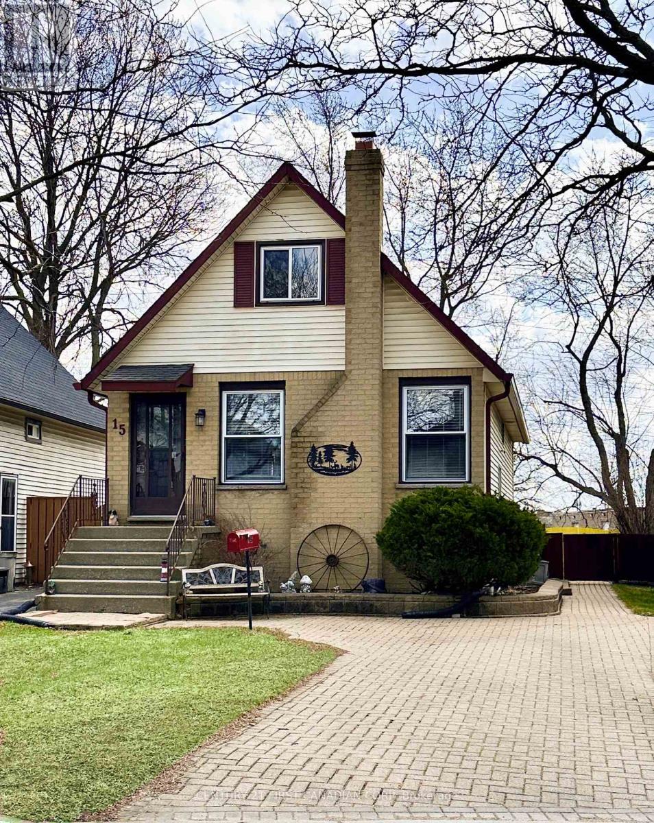 15 CHANCTON CRESCENT