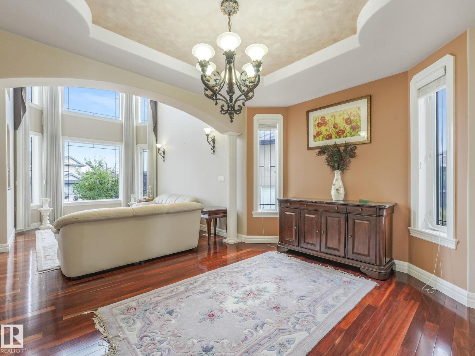 6911 17 AV SW, Edmonton