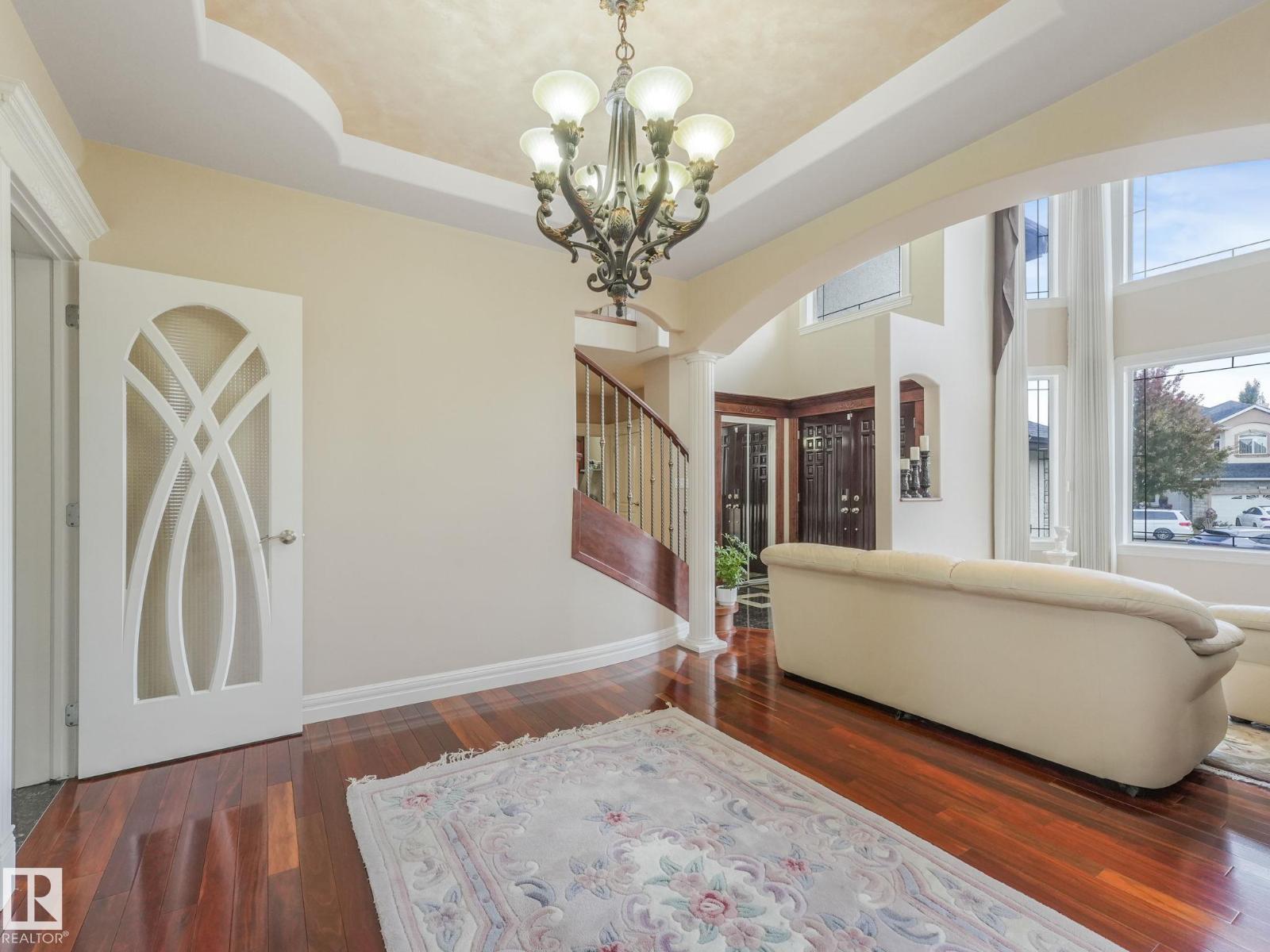 6911 17 AV SW, Edmonton