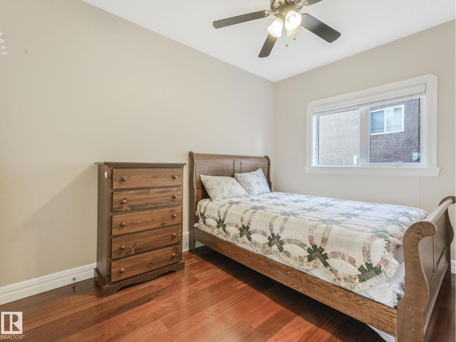 6911 17 AV SW, Edmonton