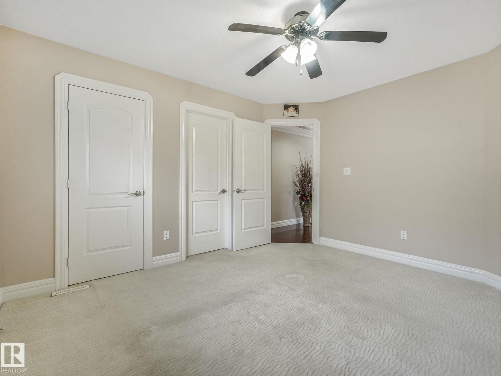 6911 17 AV SW, Edmonton