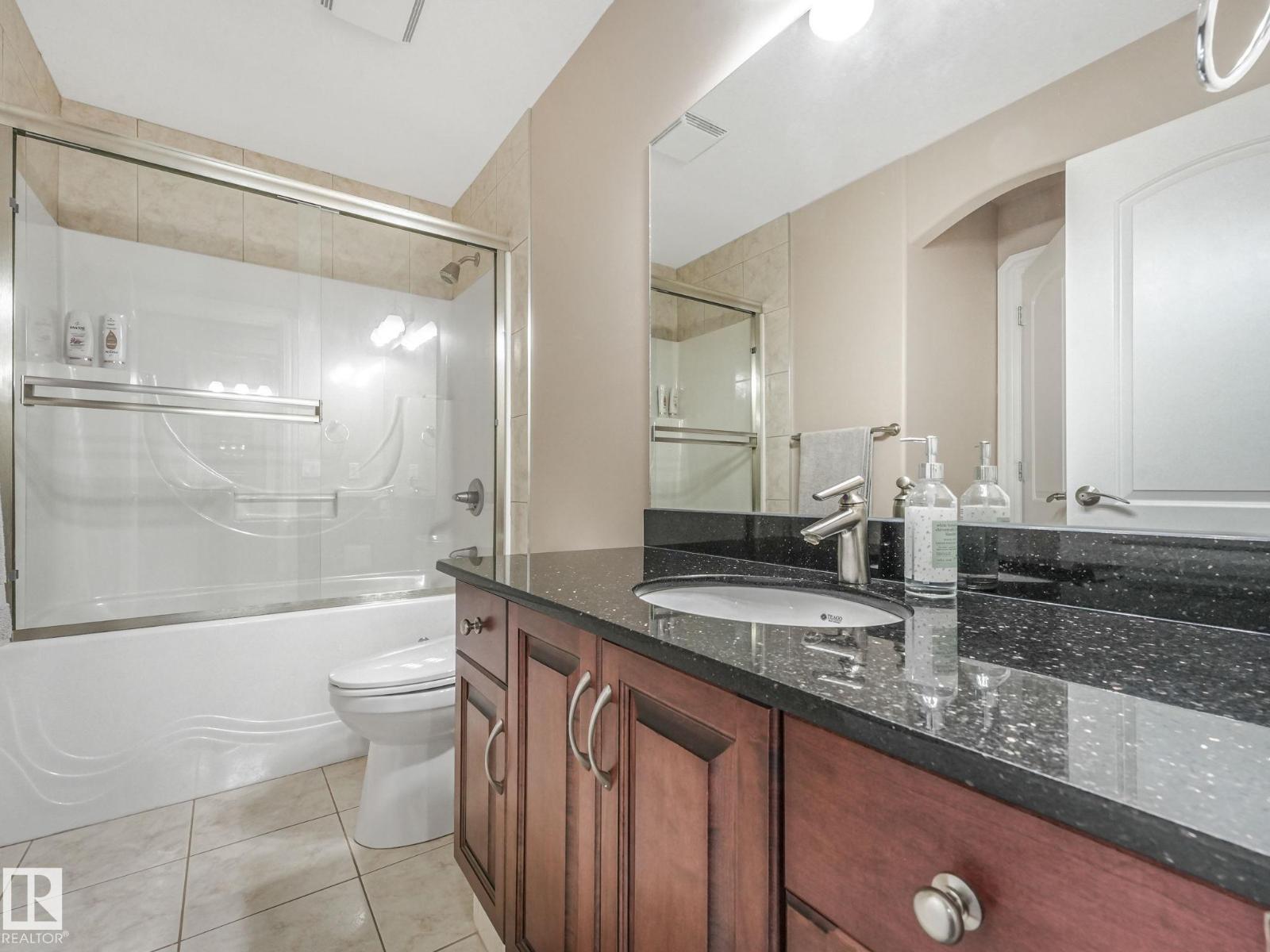 6911 17 AV SW, Edmonton