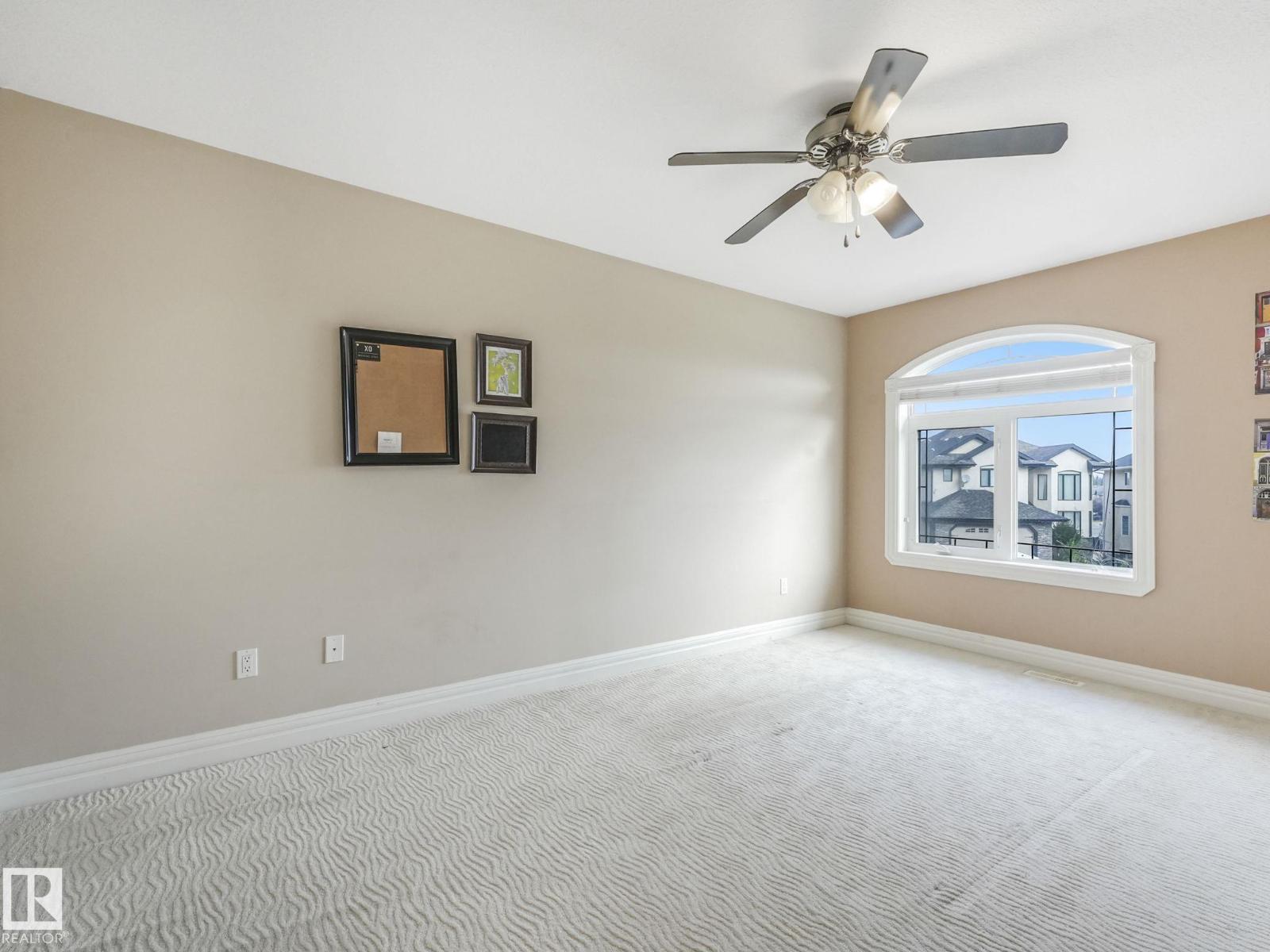 6911 17 AV SW, Edmonton