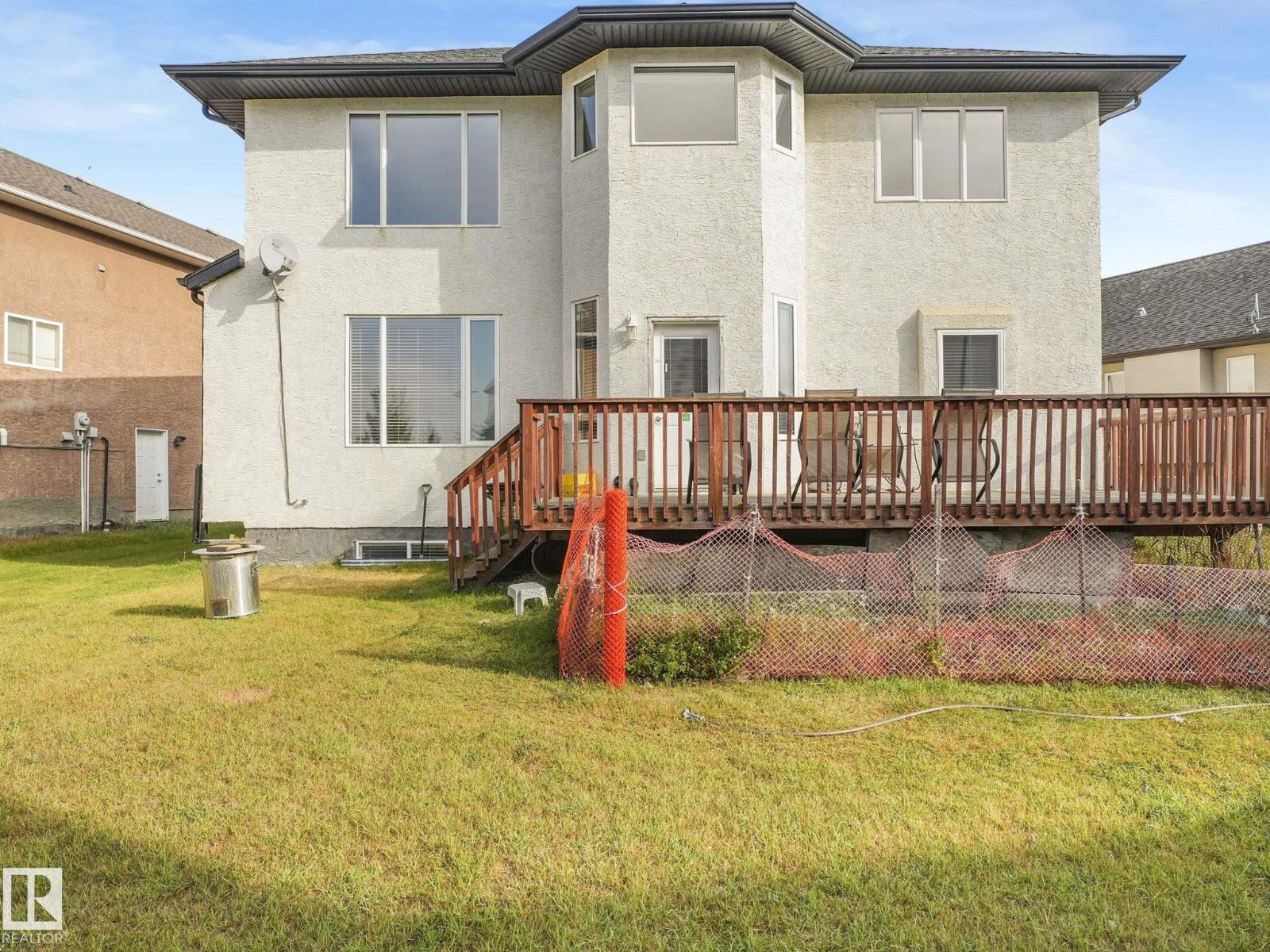 6911 17 AV SW, Edmonton