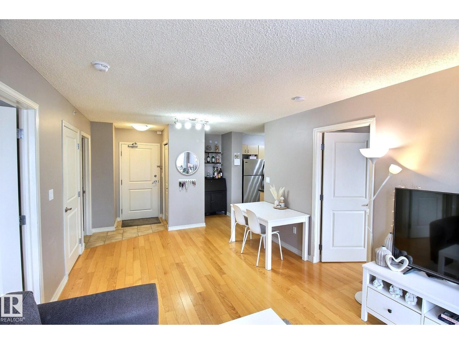 #803 10180 104 ST NW, Edmonton