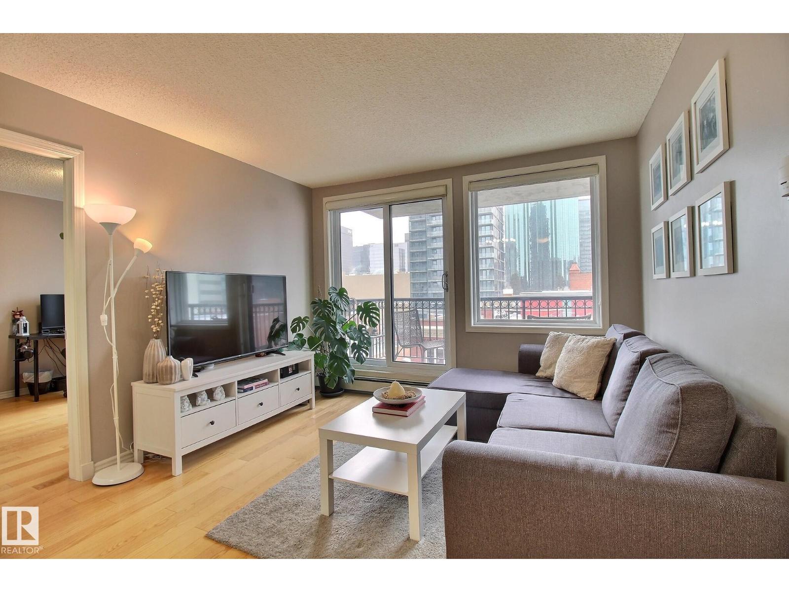 #803 10180 104 ST NW, Edmonton