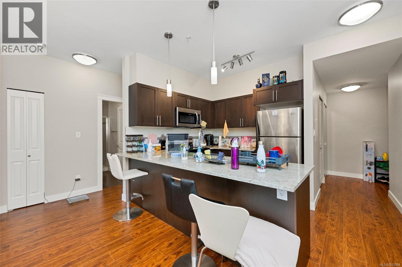 #203 844 GOLDSTREAM AVE - 4