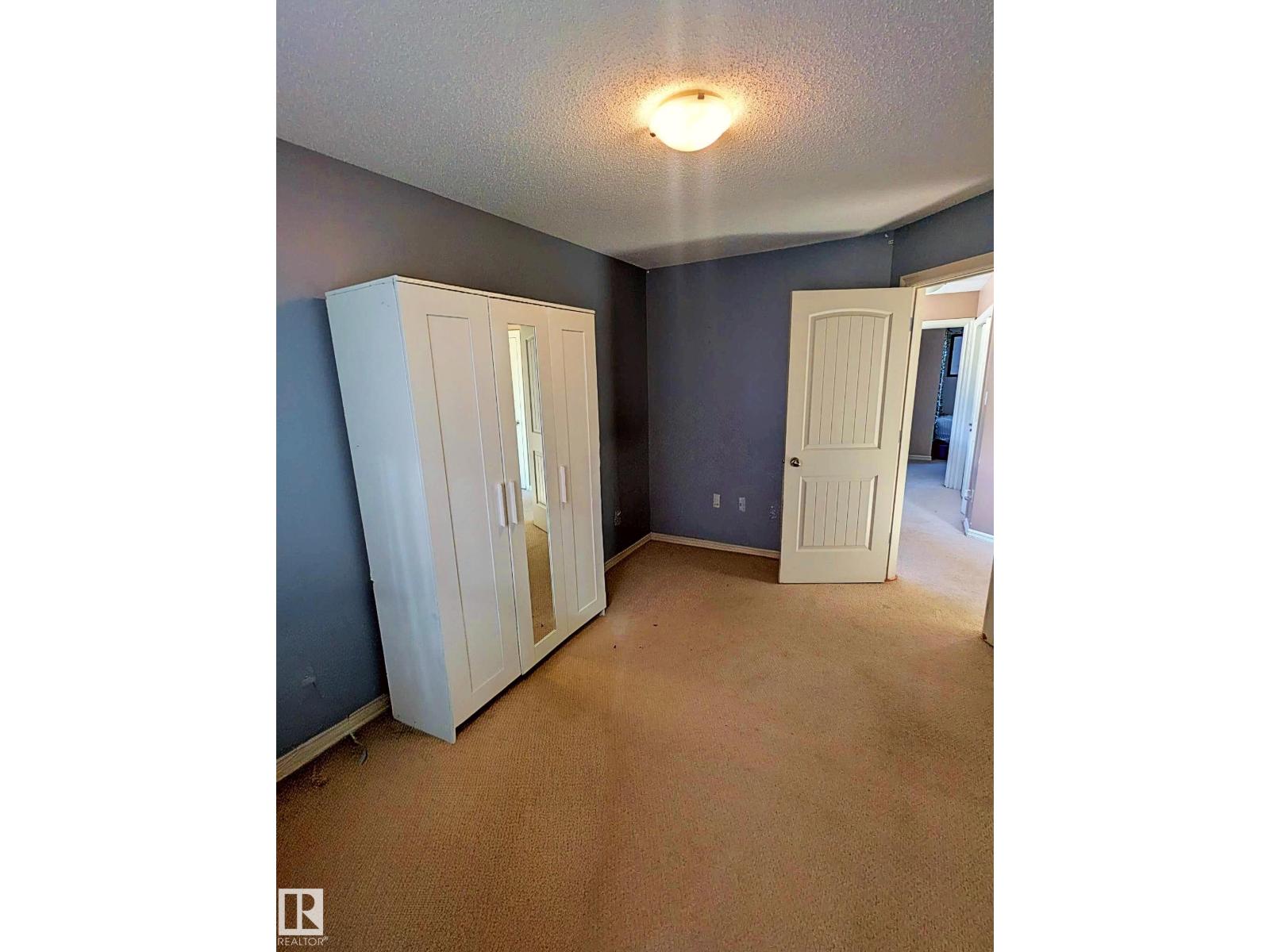 3927 160 AV NW, Edmonton