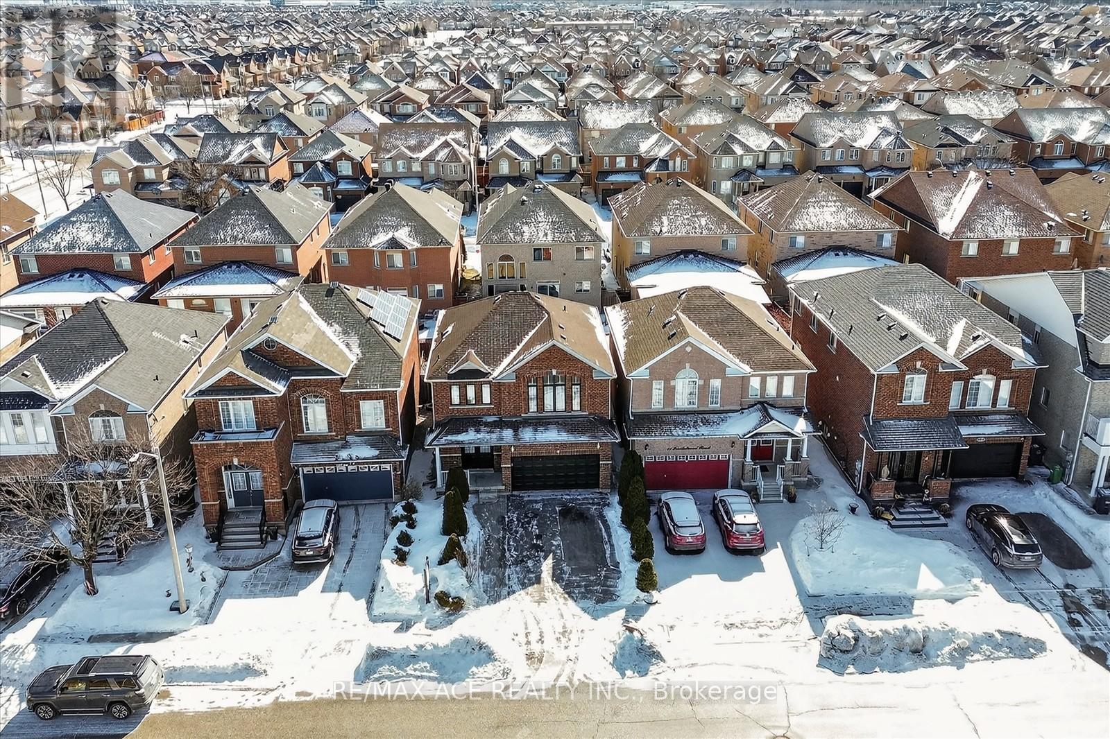 9 INVITATIONAL ROAD, Brampton (Bram East), Ontario
