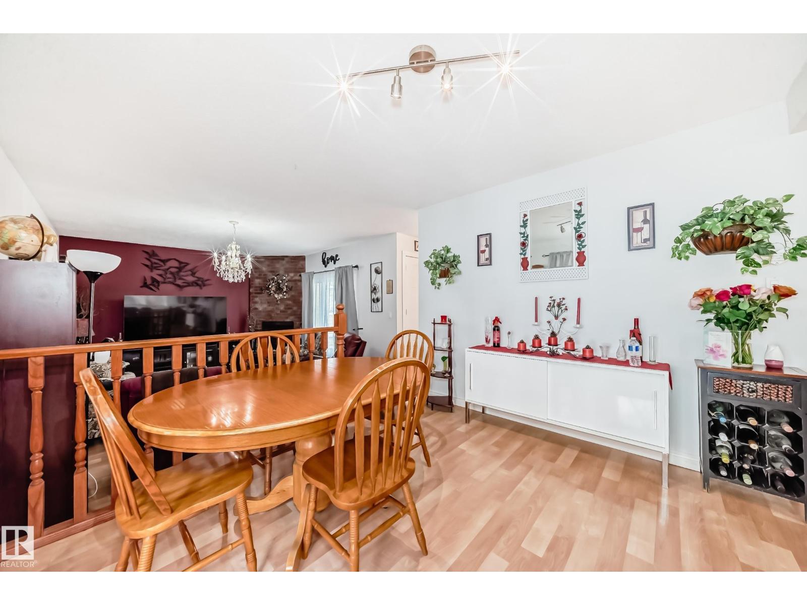 8811 38A AV NW, Edmonton