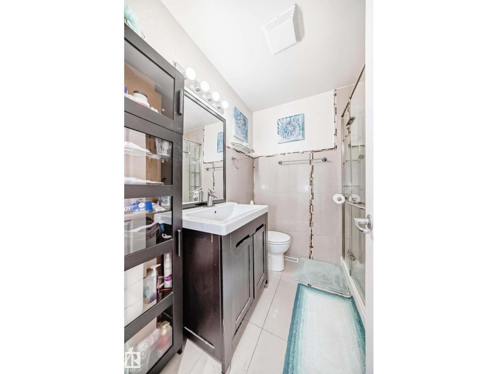 8811 38A AV NW, Edmonton